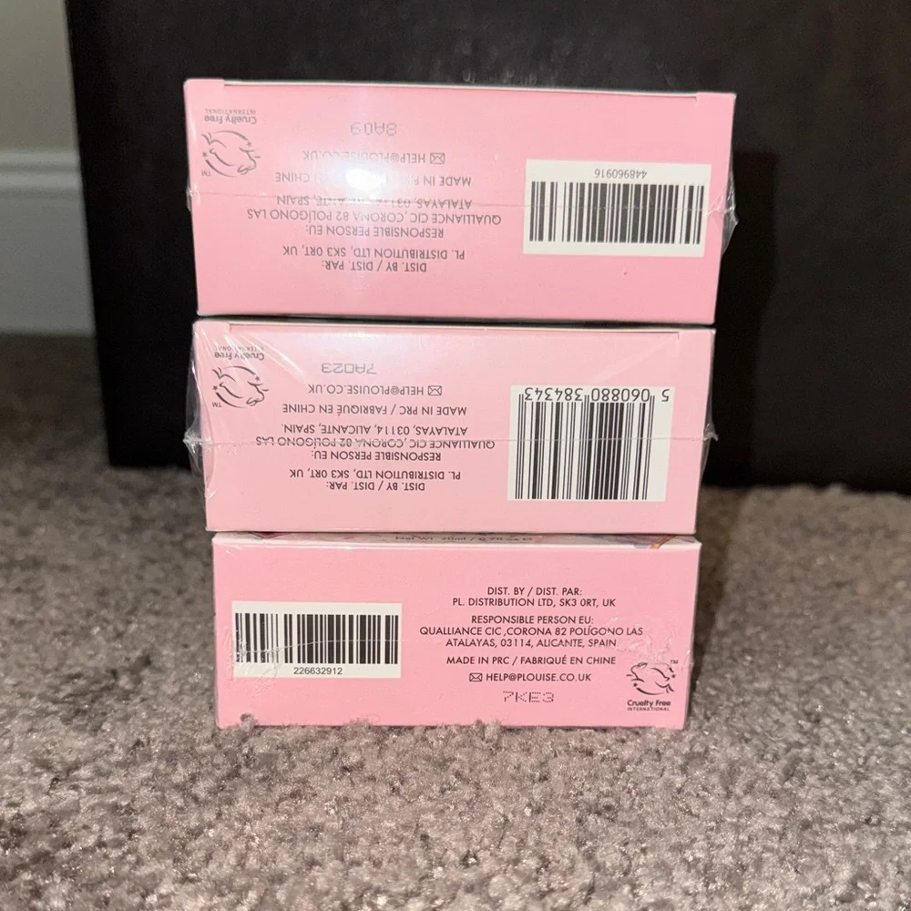 P Louise Bad B***h Energy lip, conditioner, and lip oil - Picture 4 of 7